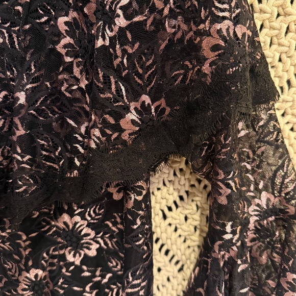 This is a new (with tags) beautiful black and rose gold blouse, size 4, WHBM - Picture 2 of 9